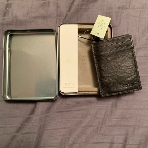 New Fossil Magnetic Card Case - Picture 1 of 5